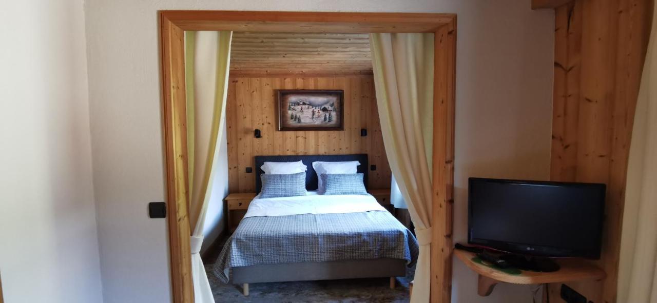 Hotel-Chalet Les Ecureuils Restaurant, Piscine, Garage Le Grand-Bornand Bagian luar foto