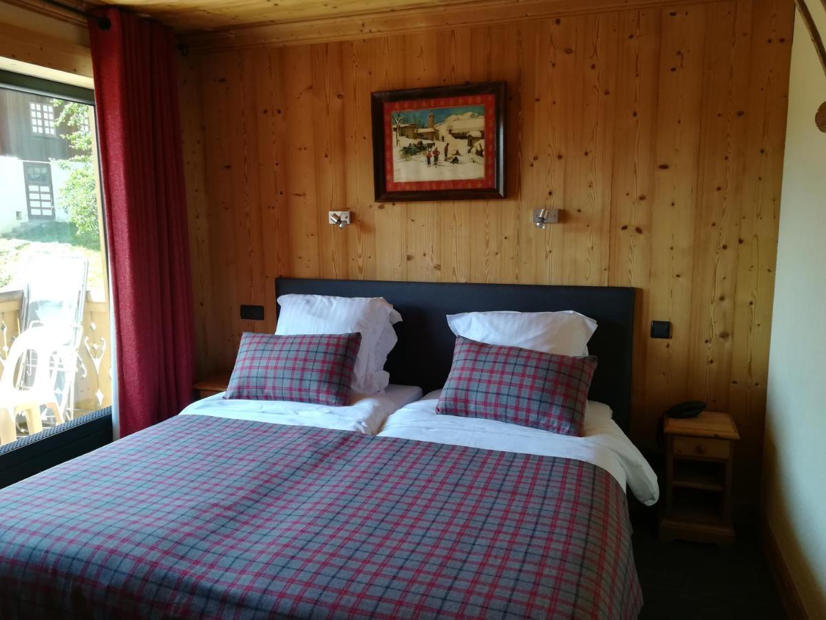 Hotel-Chalet Les Ecureuils Restaurant, Piscine, Garage Le Grand-Bornand Bagian luar foto