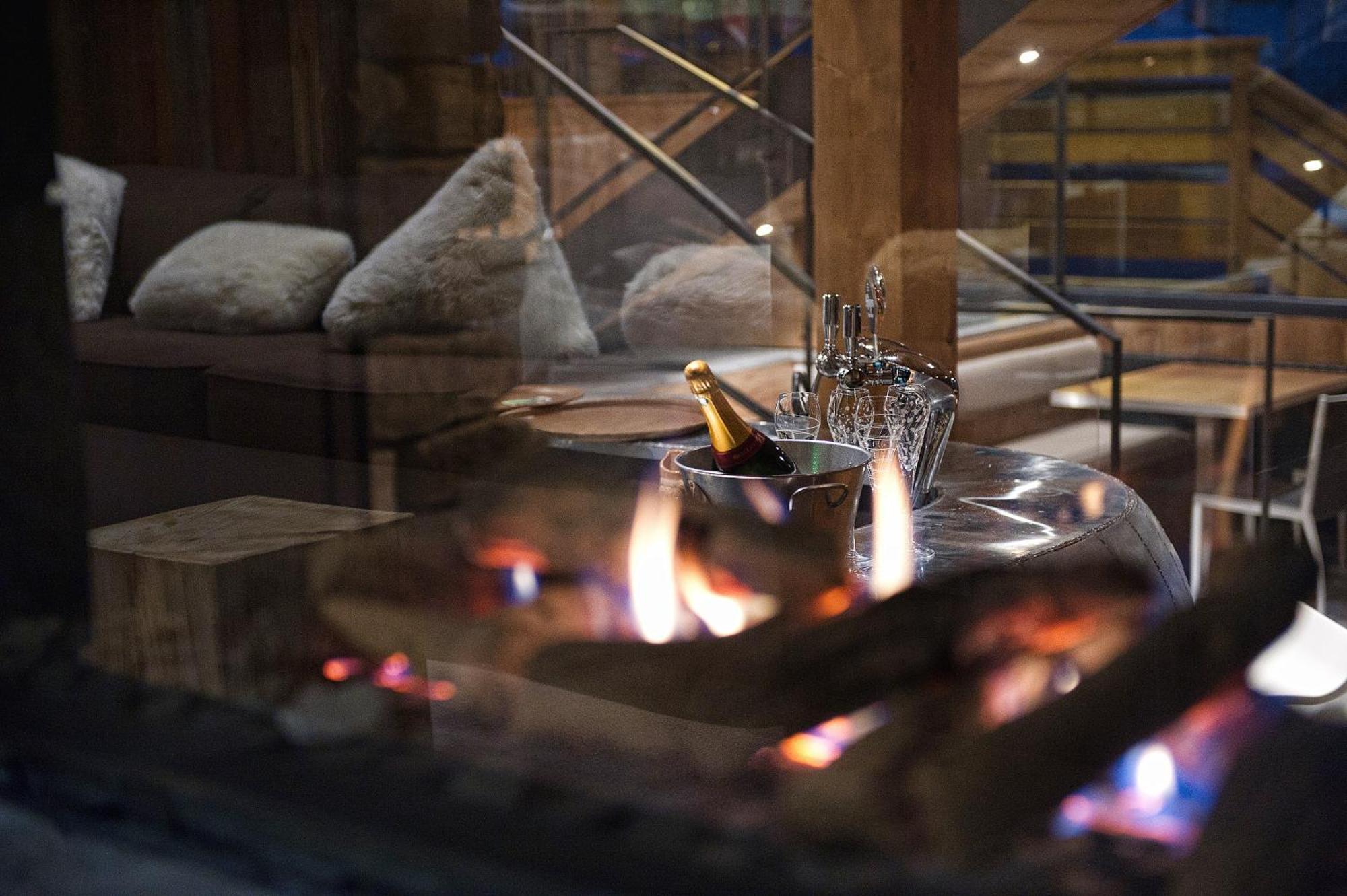 Hotel-Chalet Les Ecureuils Restaurant, Piscine, Garage Le Grand-Bornand Bagian luar foto