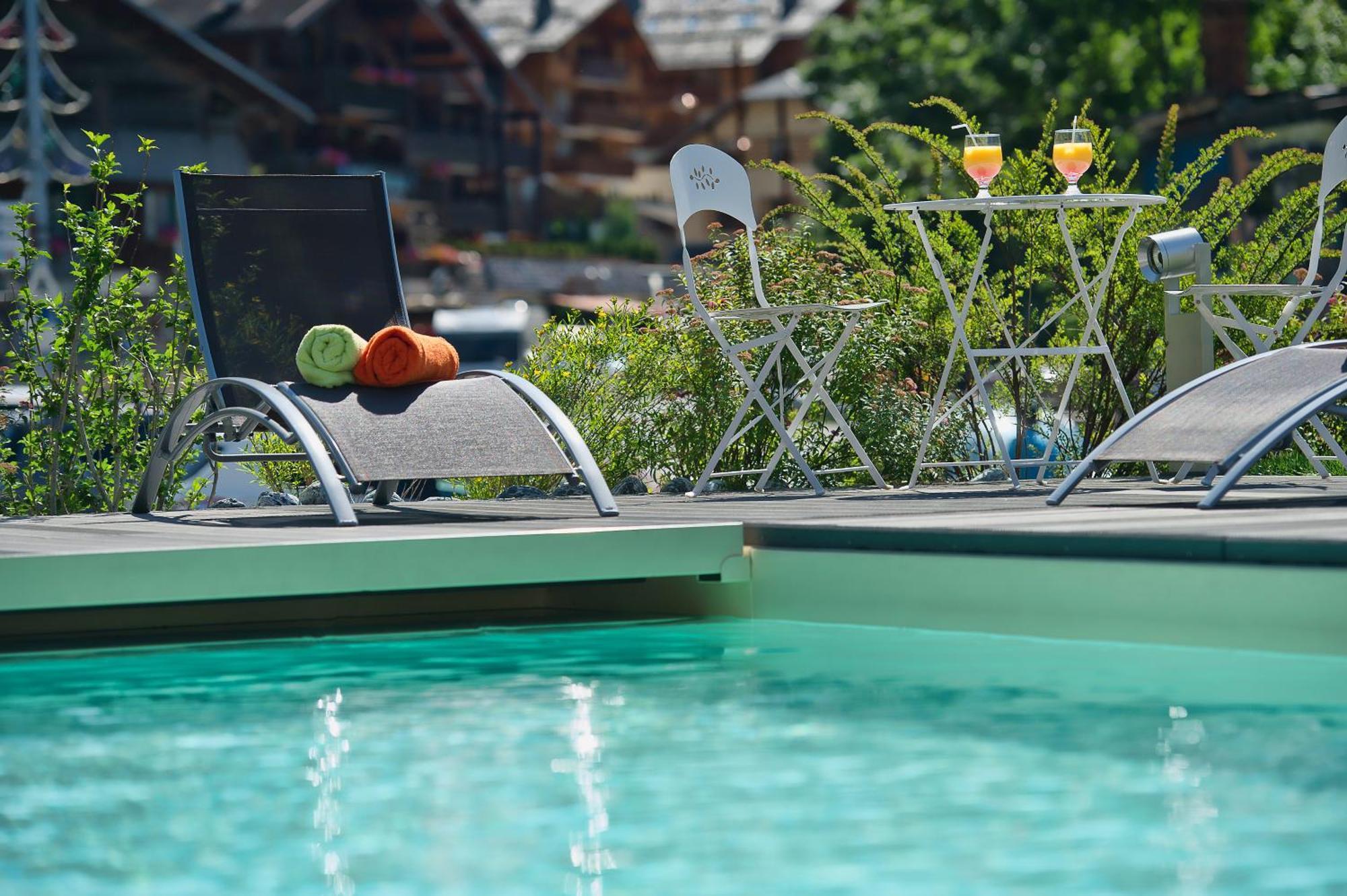 Hotel-Chalet Les Ecureuils Restaurant, Piscine, Garage Le Grand-Bornand Bagian luar foto