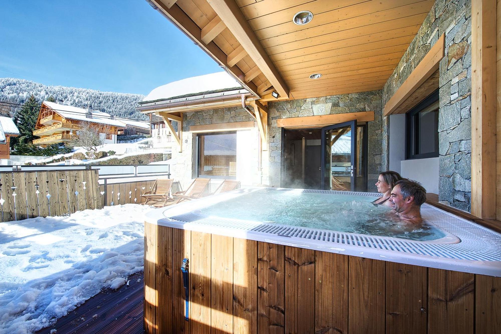 Hotel-Chalet Les Ecureuils Restaurant, Piscine, Garage Le Grand-Bornand Bagian luar foto